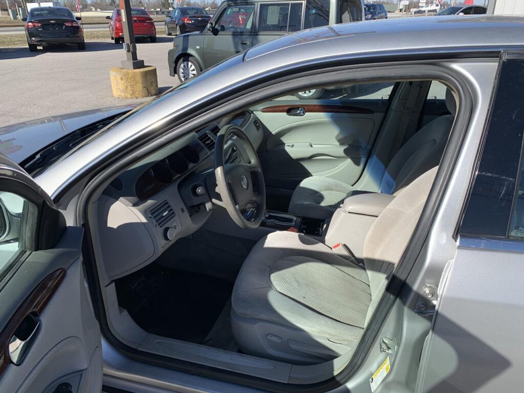 2007 Buick Lucerne CX Sedan 4D
