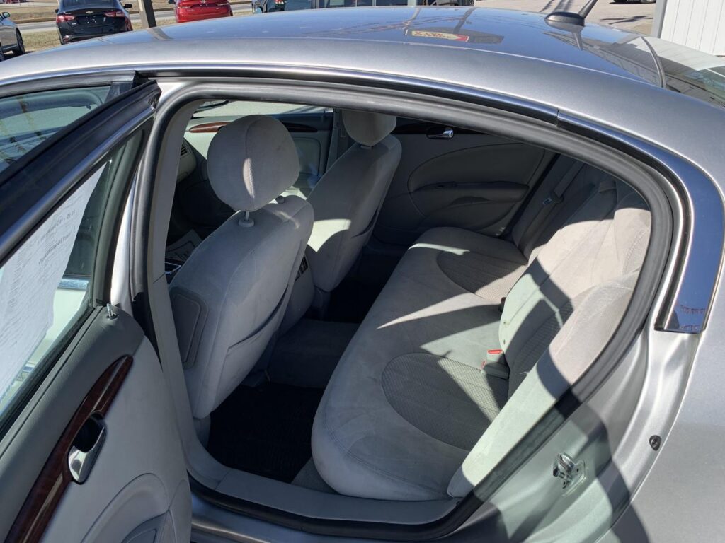 2007 Buick Lucerne CX Sedan 4D