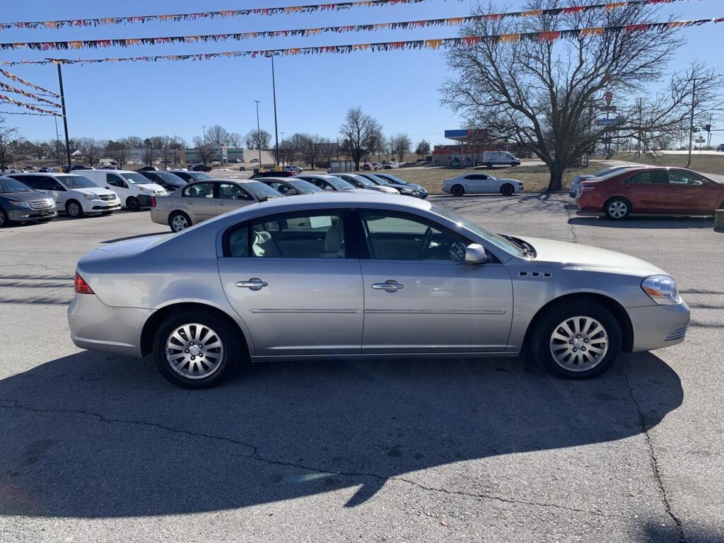 2007 Buick Lucerne CX Sedan 4D