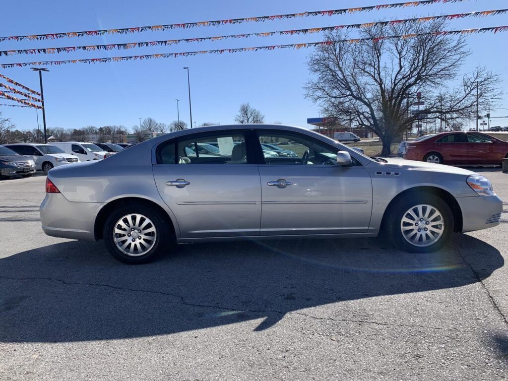 2007 Buick Lucerne CX Sedan 4D