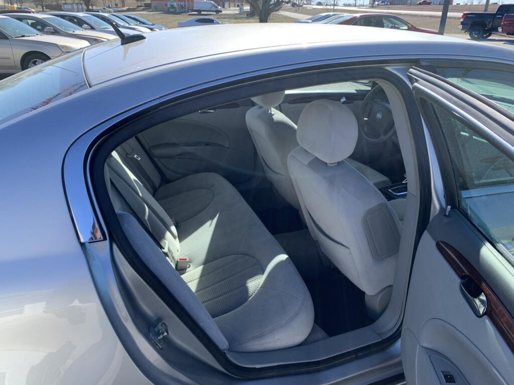 2007 Buick Lucerne CX Sedan 4D