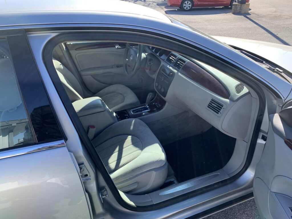 2007 Buick Lucerne CX Sedan 4D