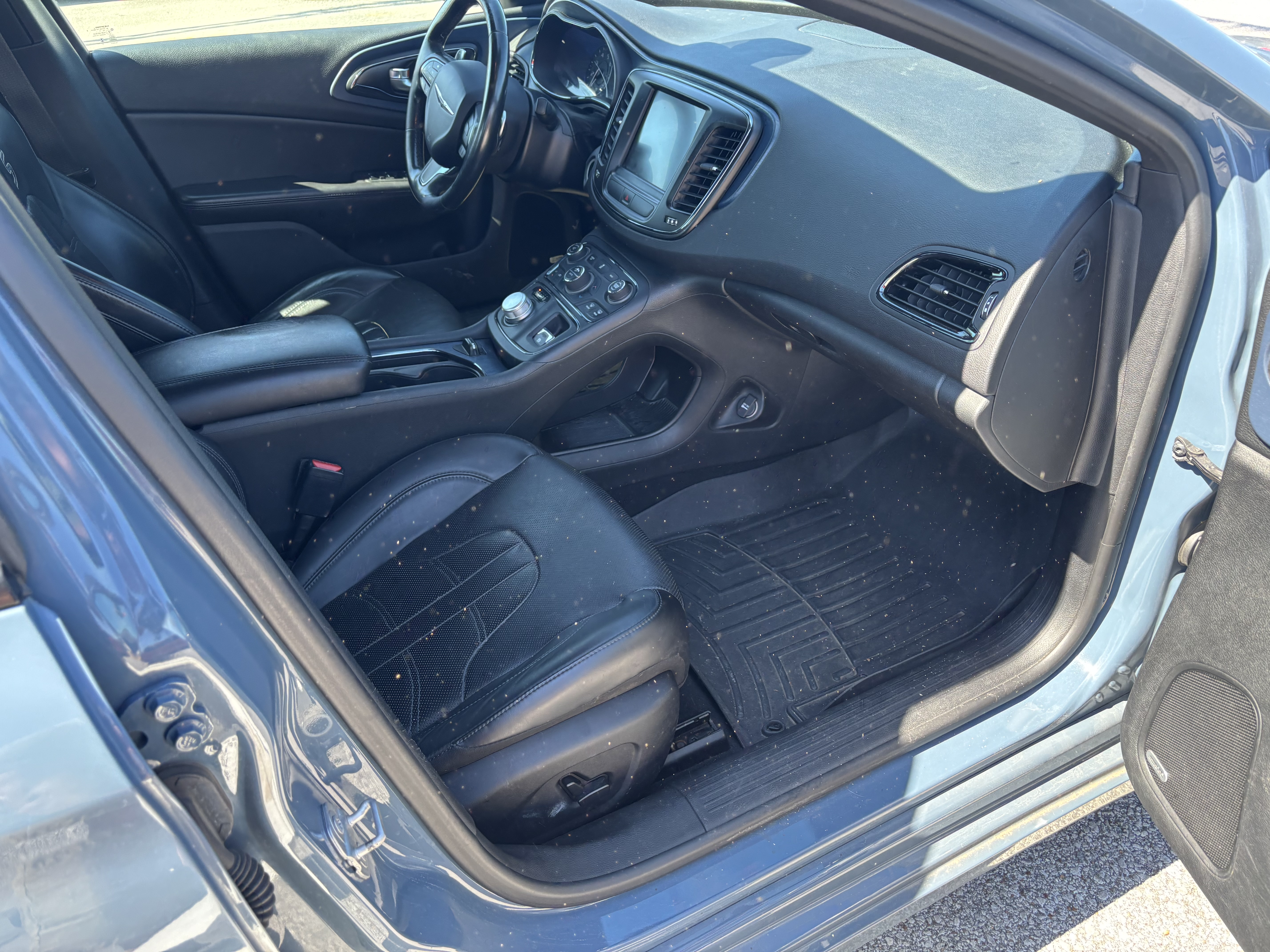 2015 Chrysler 200 S - Photo 20