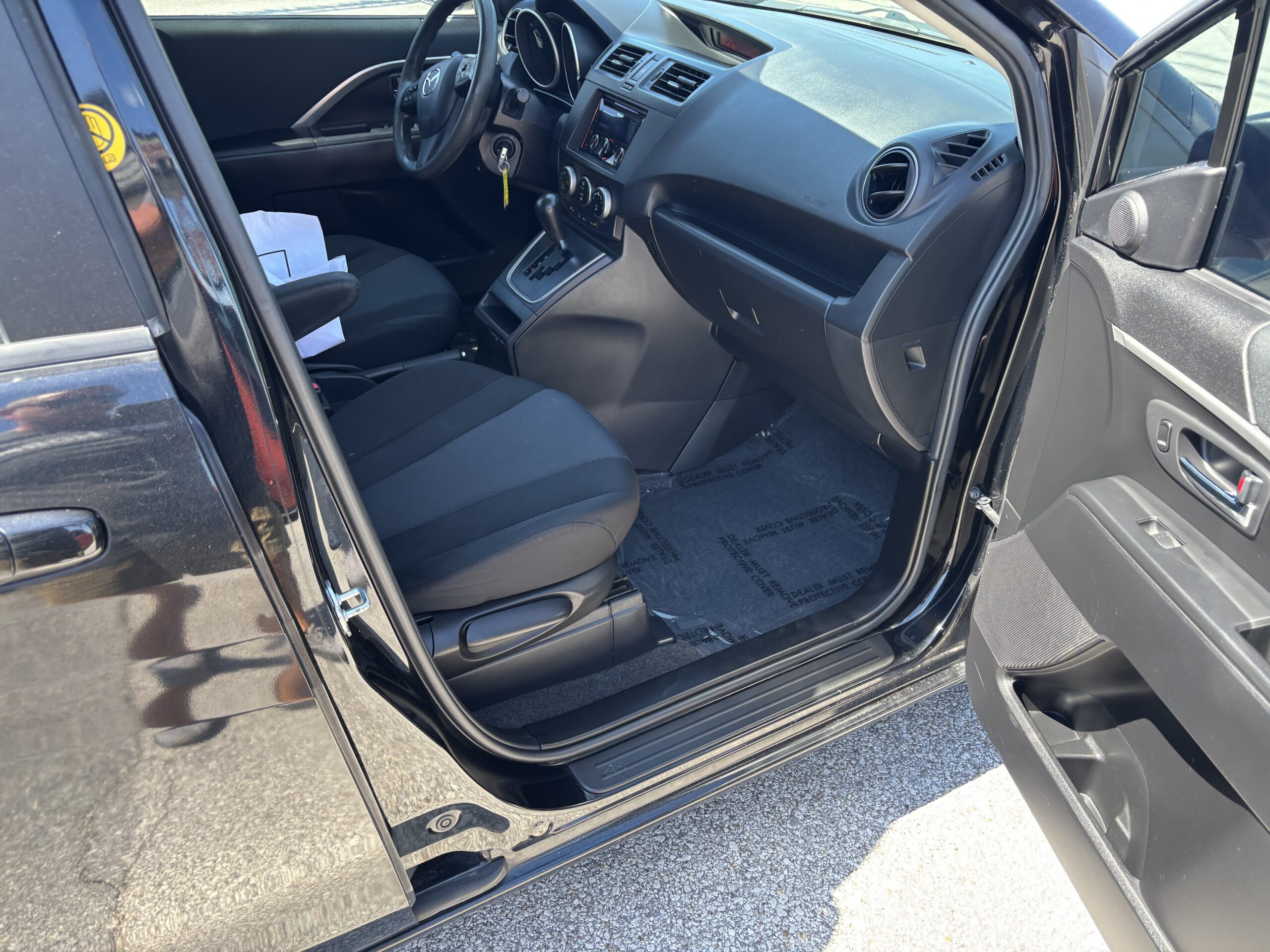 2014 Mazda MAZDA5 Sport - Photo 11