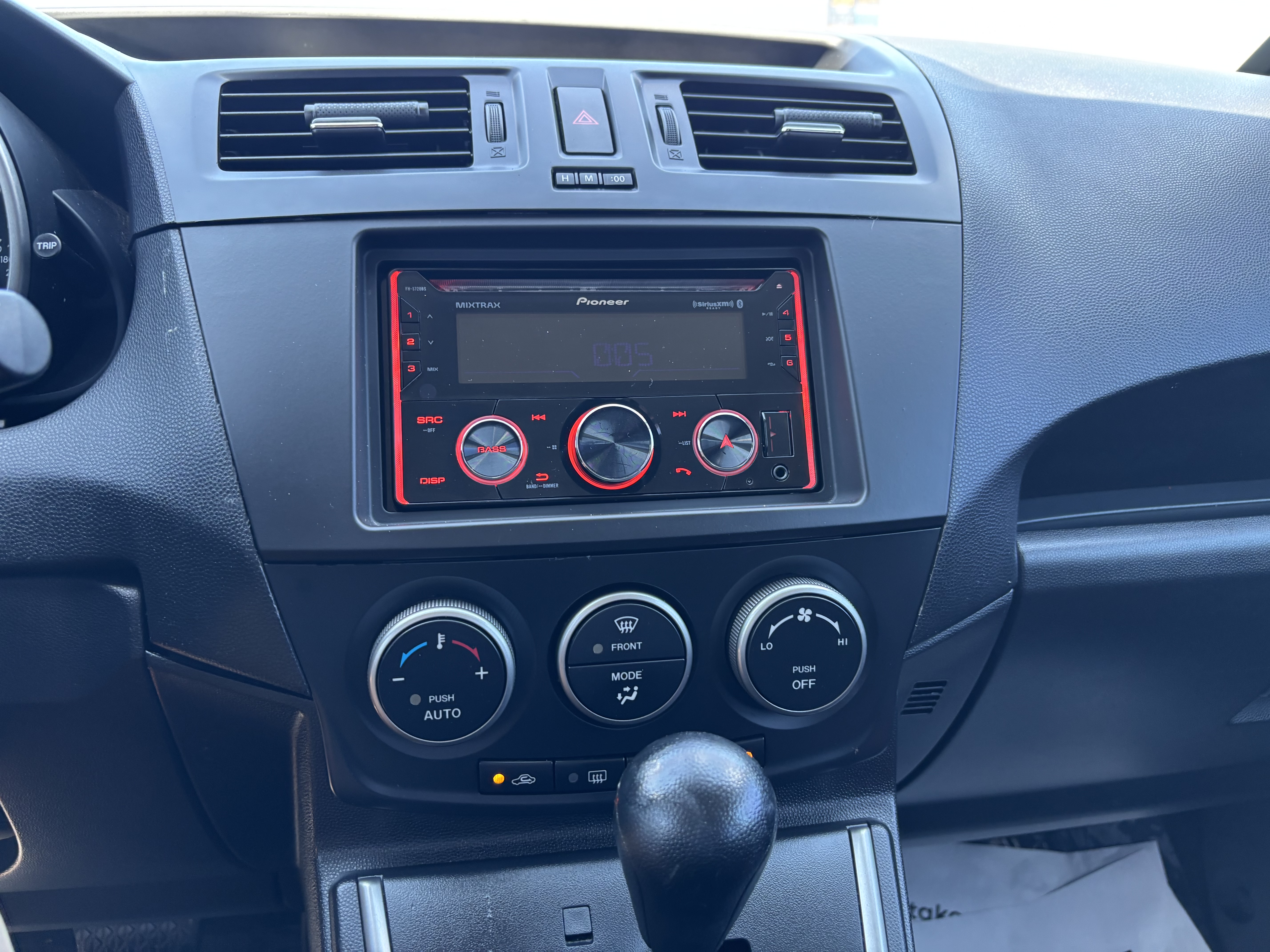 2014 Mazda MAZDA5 Sport - Photo 30