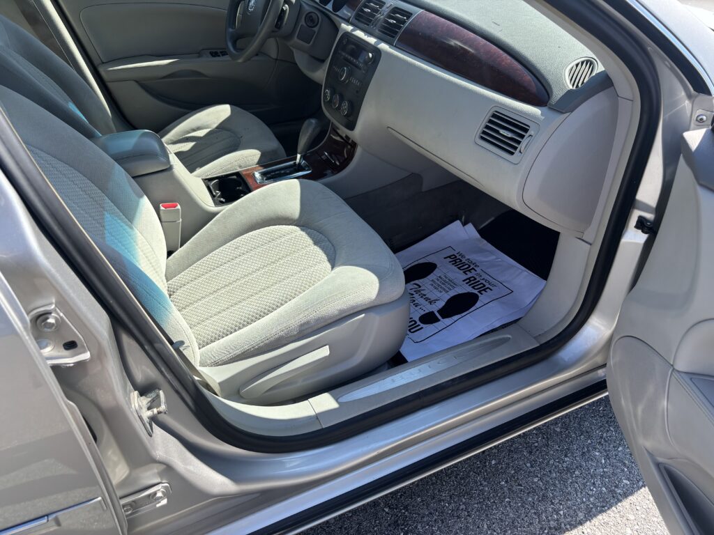2007 Buick Lucerne CX Sedan 4D