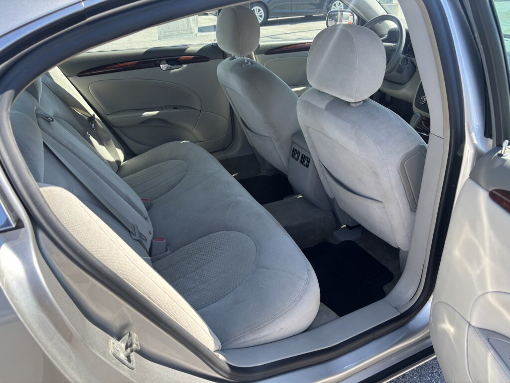 2007 Buick Lucerne CX Sedan 4D