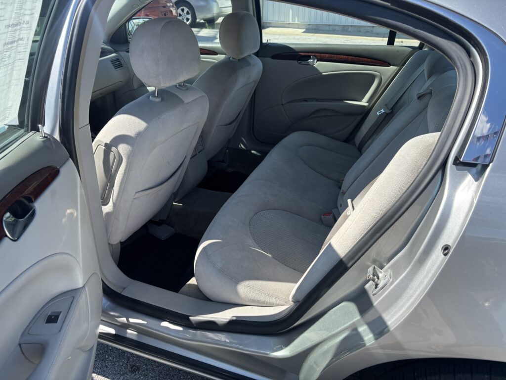 2007 Buick Lucerne CX Sedan 4D